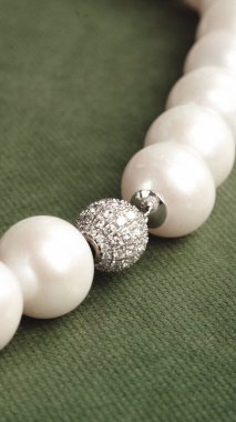 Şık ve Zarif Altın Elmas Mücevherler