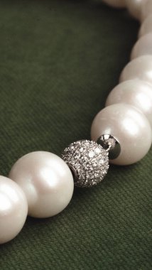 Şık ve Zarif Altın Elmas Mücevherler