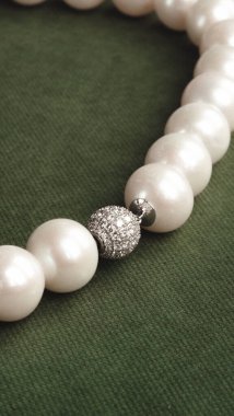 Şık ve Zarif Altın Elmas Mücevherler