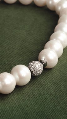 Şık ve Zarif Altın Elmas Mücevherler