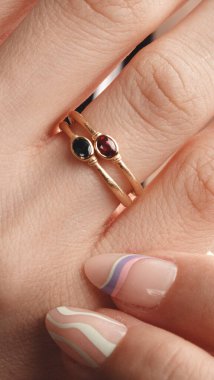 Zarif El yapımı Altın ve Elmas Mücevherler