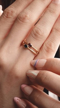 Zarif El yapımı Altın ve Elmas Mücevherler