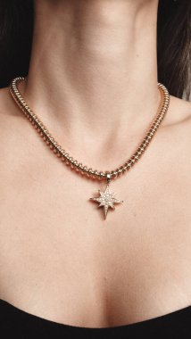 Zarif El yapımı Altın ve Elmas Mücevherler