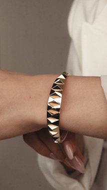 Güzel Mücevher Koleksiyonu: Elmaslar ve Altın Mücevherler