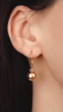 Gemstone 'lu zarif Altın ve Elmas Yüzükler