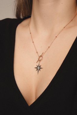 Gemstone 'lu zarif Altın ve Elmas Yüzükler