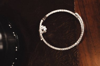 Zarif Altın ve Elmas Kolyeler