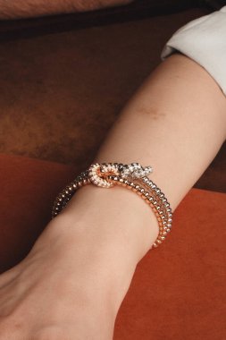 Zarif Altın ve Elmas Kolyeler