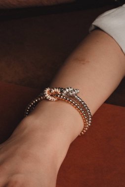 Zarif Altın ve Elmas Kolyeler