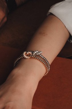 Zarif Altın ve Elmas Kolyeler