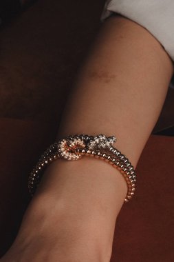 Zarif Altın ve Elmas Kolyeler