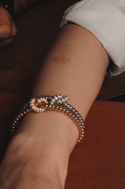 Zarif Altın ve Elmas Kolyeler