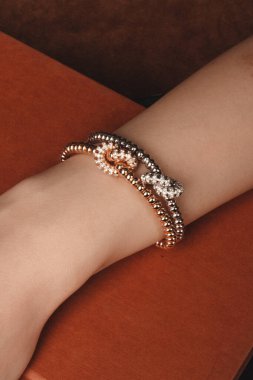 Zarif Altın ve Elmas Kolyeler