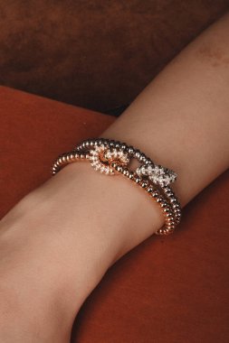 Zarif Altın ve Elmas Kolyeler