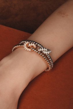 Zarif Altın ve Elmas Kolyeler