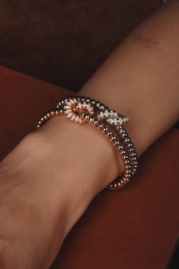 Zarif Altın ve Elmas Kolyeler