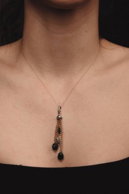 Zarif Altın ve Elmas Kolyeler