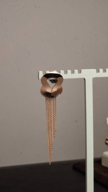 Tasarımcı Mücevherleri: Altın, Elmas ve Gemstone