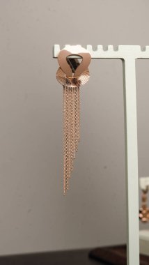 Tasarımcı Mücevherleri: Altın, Elmas ve Gemstone