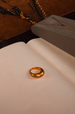 Büyüleyici Altın ve Elmas Alyansları