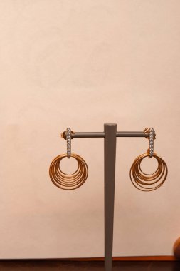 Büyüleyici Altın ve Elmas Alyansları