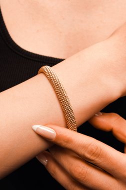 Lüks Gelinlik Mücevherleri: Elmaslar ve Altın Nişan Mücevherleri