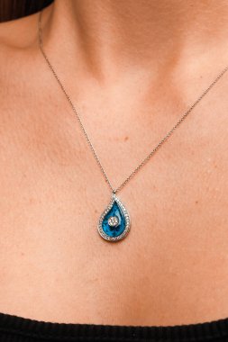 Klasik Altın ve Elmas Düğün Mücevherleri