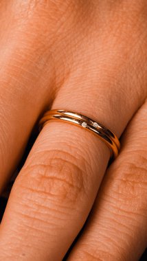 Kalın ve Zarif Elmas ve Altın İfade Parçaları