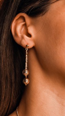 Parlak Mücevher Setleri: Altın, Elmas ve Gemstone