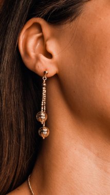 Parlak Mücevher Setleri: Altın, Elmas ve Gemstone