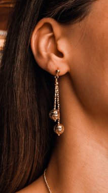 Parlak Mücevher Setleri: Altın, Elmas ve Gemstone