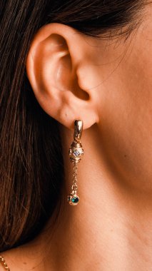 Parlak Mücevher Setleri: Altın, Elmas ve Gemstone