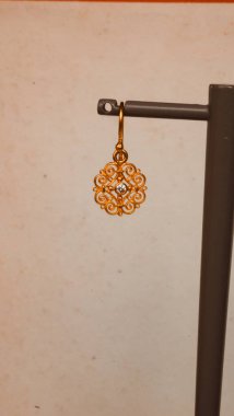 luxury gold and diamond jewelery