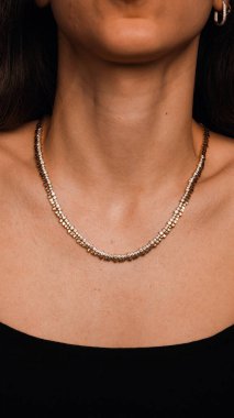 Şık mücevherler, elmaslar ve değerli taşlar..