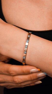 Altından ve elmaslardan oluşan Ebedi Mücevher Tasarımı