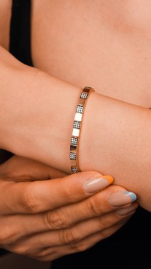 Altından ve elmaslardan oluşan Ebedi Mücevher Tasarımı