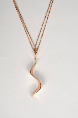 Özel anlar için Parlak Altın ve Elmas Mücevherler