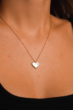 Özel anlar için Parlak Altın ve Elmas Mücevherler