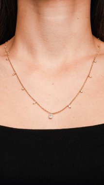 Gemstone 'lu zarif Altın ve Elmas Yüzükler