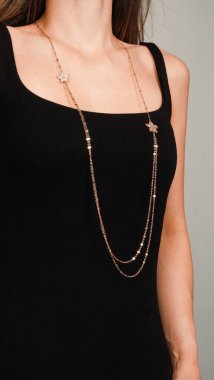 Gemstone 'lu zarif Altın ve Elmas Yüzükler