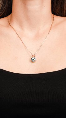 Gemstone 'lu zarif Altın ve Elmas Yüzükler