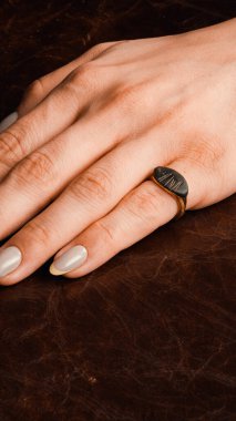 Gemstone 'lu zarif Altın ve Elmas Yüzükler