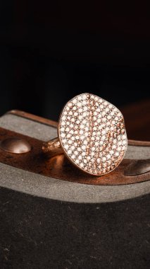 Özel Anlar İçin Özel Yapım Altın ve Elmas Mücevherler