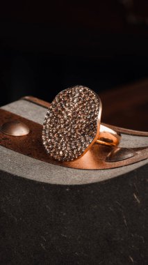 Özel Anlar İçin Özel Yapım Altın ve Elmas Mücevherler