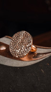 Özel Anlar İçin Özel Yapım Altın ve Elmas Mücevherler