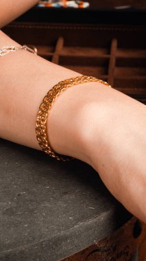 Parlak Elmaslı Görkemli Altın Mücevherler