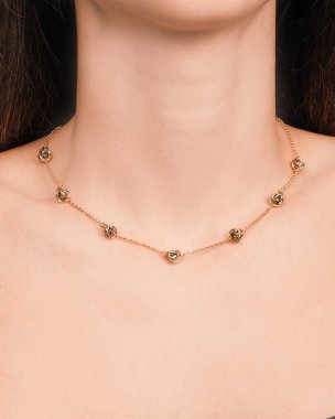 Parlak Elmaslı Görkemli Altın Mücevherler