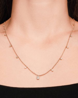 Parlak Elmaslı Görkemli Altın Mücevherler