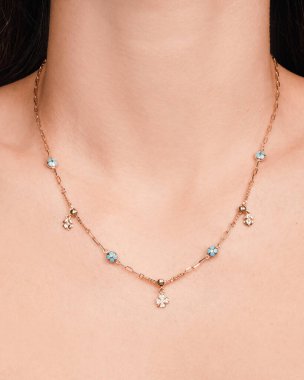 Parlak Elmaslı Görkemli Altın Mücevherler