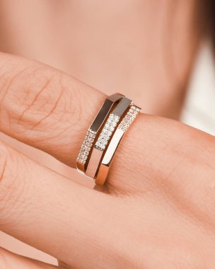 Renkli Taşlı Eşsiz Altın ve Elmas Mücevherler